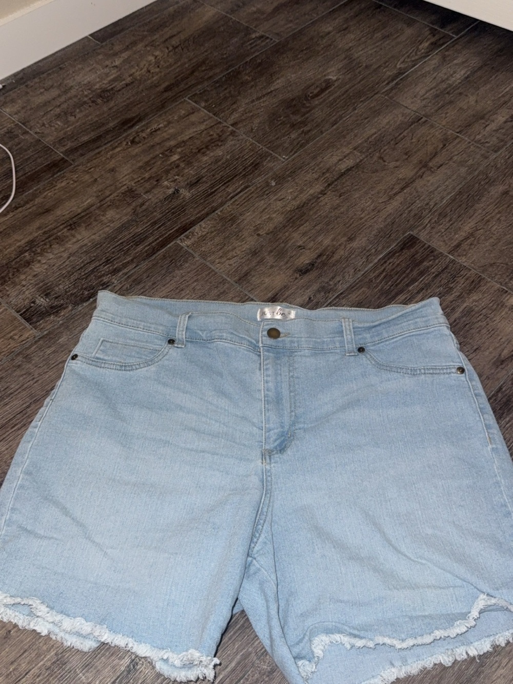 just be Light Blue Denim Frayed Hem Women's Shorts